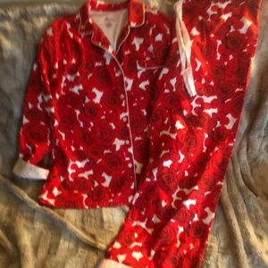 VALENTINE-NICK&NORA PATTERN ROSES, NWOT, FLANNELRARE PLUS SZXXL ROSES THAT LAST